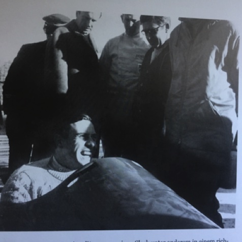 Et il y va vraiment, en riant !